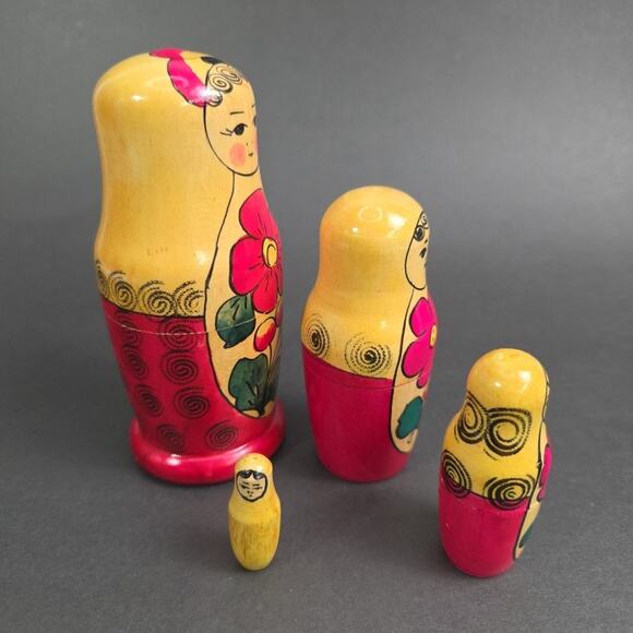 Matryoshka Wood Nesting Dolls Hand Painted Russian 4 Piece Stacking USSR - Picture 5 of 11